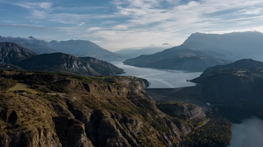 Lac de Serre-Ponçon et son barrage