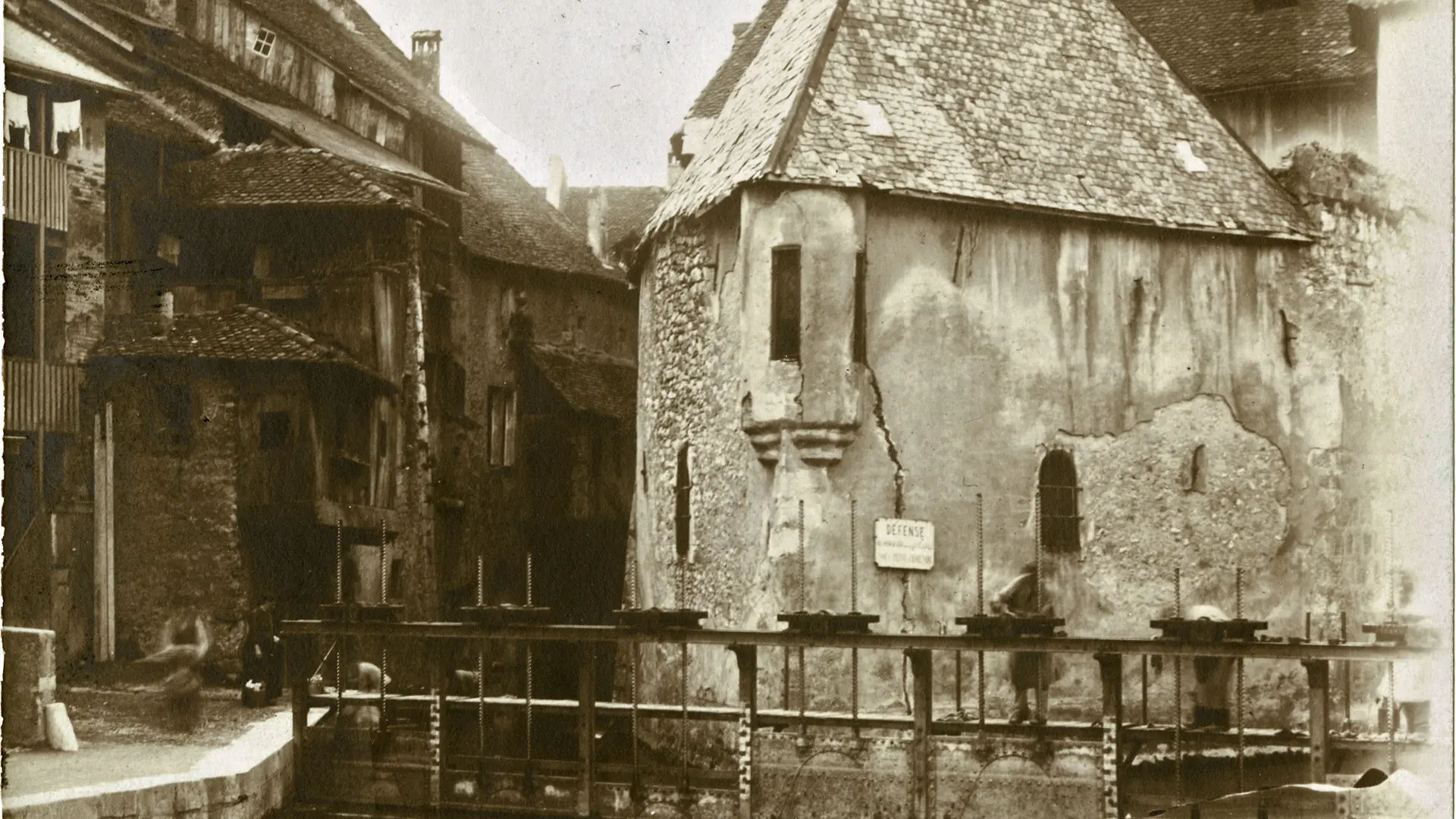 Palais de l’Île avant restauration vers 1900