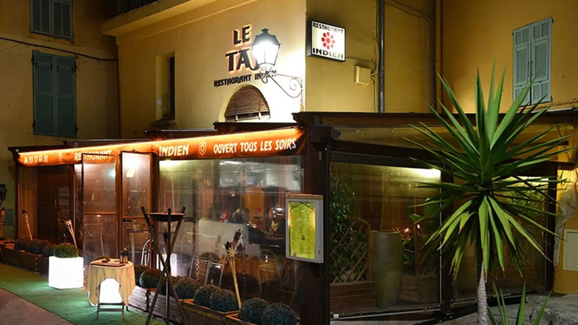 vue du restaurant de nuit