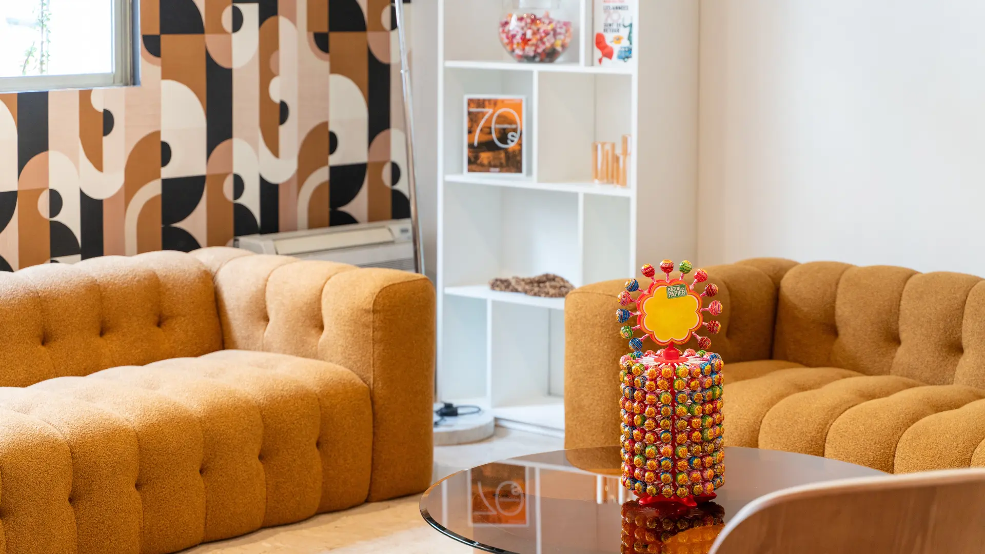 Soleil, style vintage et douceur de vivre – bienvenue dans les années 70 sur la Côte d’Azur !