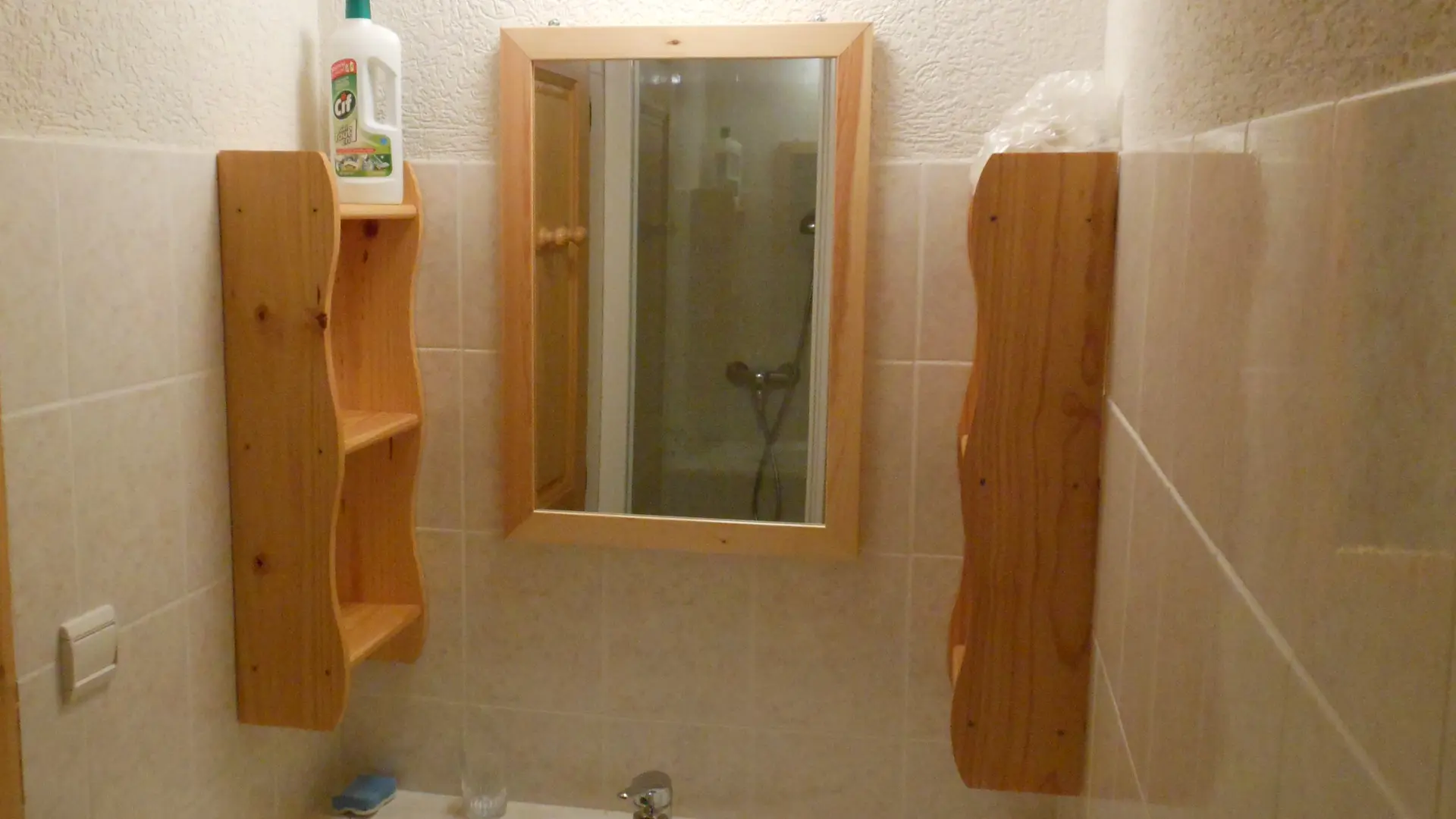 Salle de bain côté lavabo