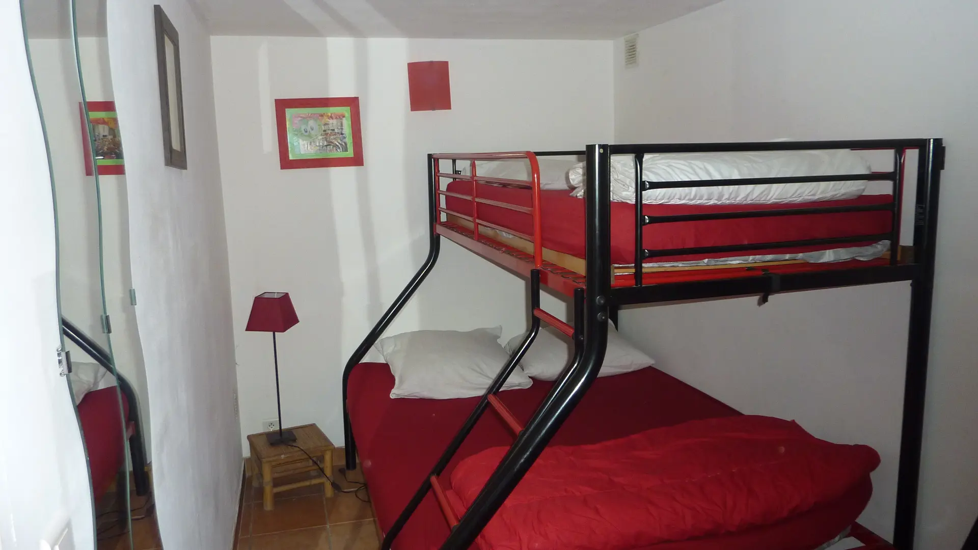 gite de Saint Cassien Chambre rouge