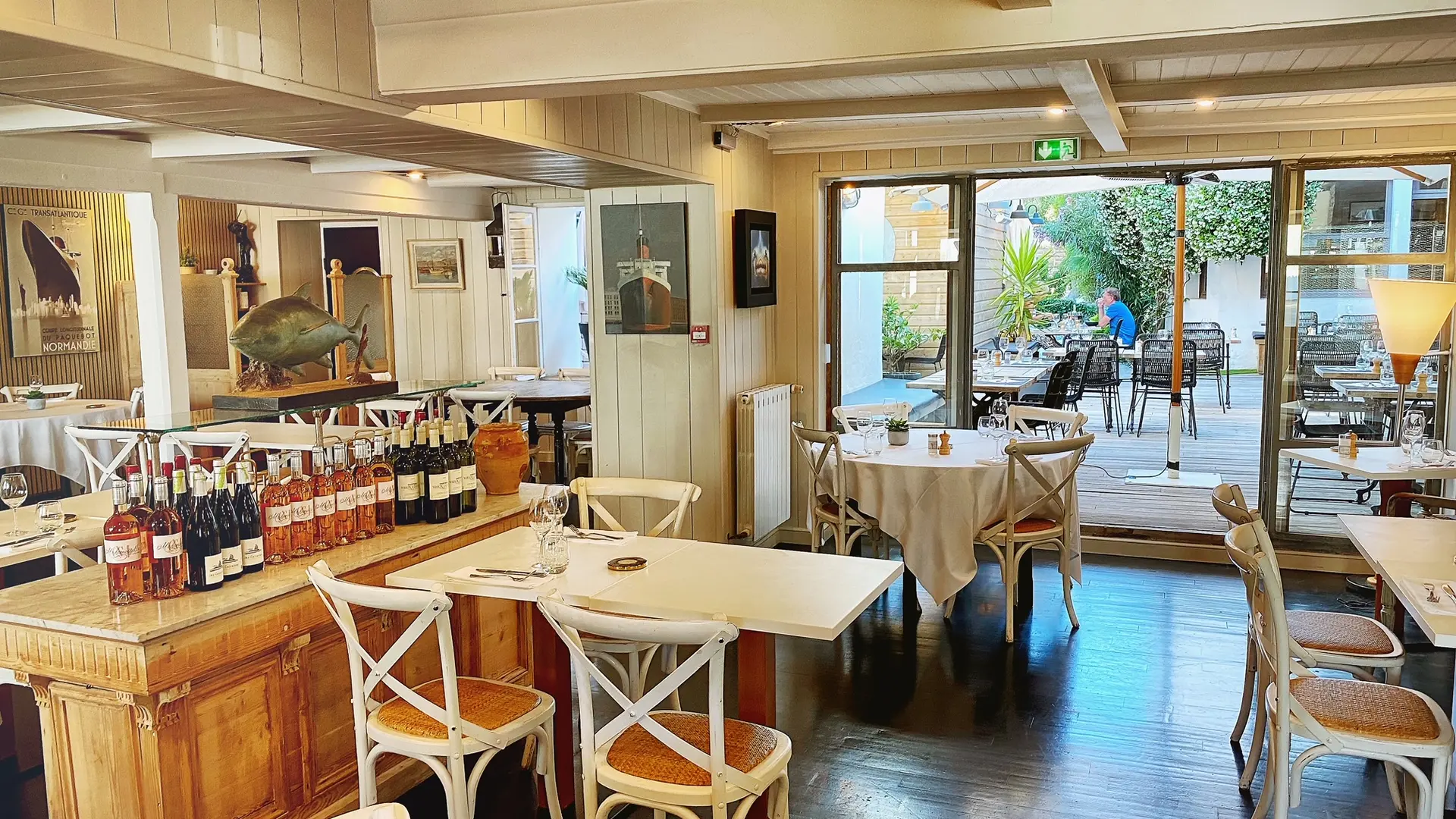 Salle du restaurant l'Ocean Ile de ré