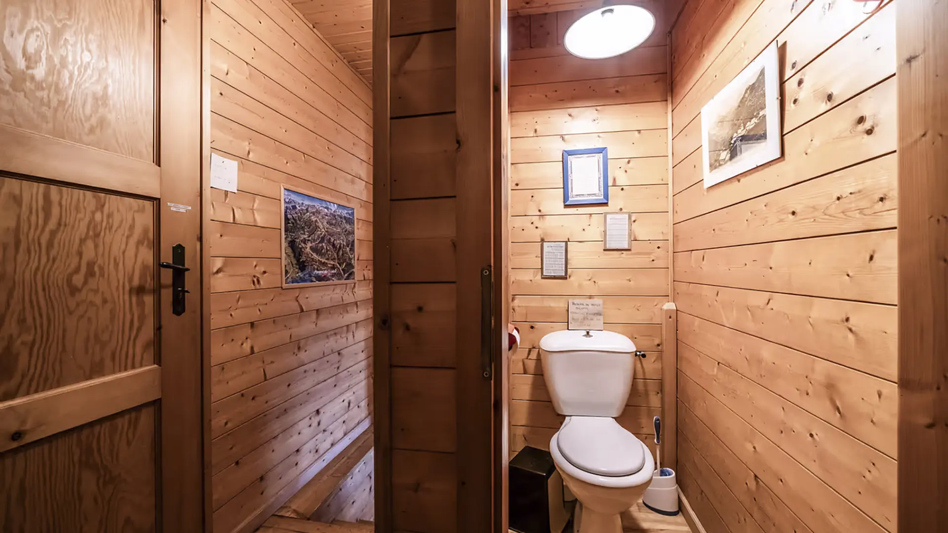 Toilettes séparés
