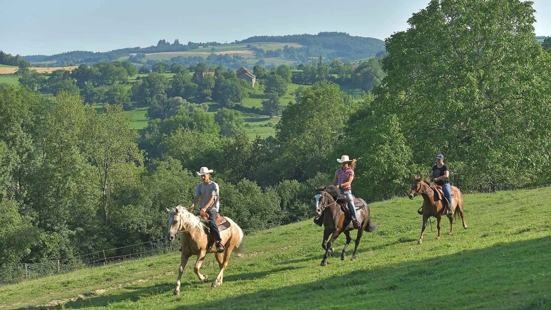 Randonnée équestre à Ferrières-sur-Sichon