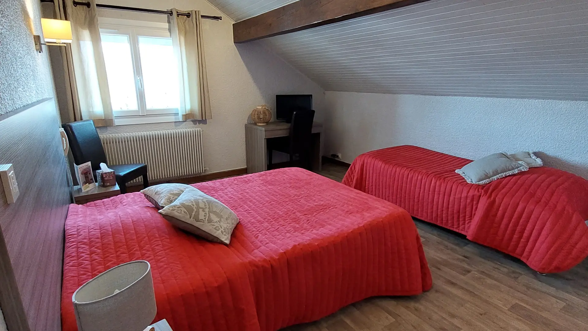 Dreibettzimmer im Dachgeschoss