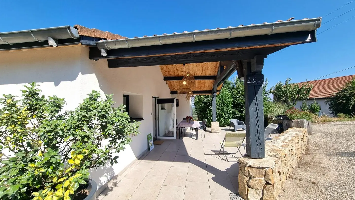 Terrasse couverte privative.