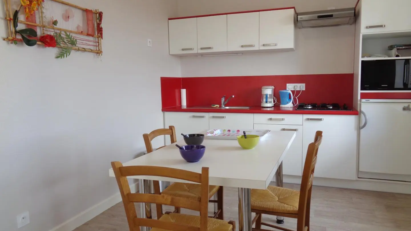 Espace cuisine équipée.