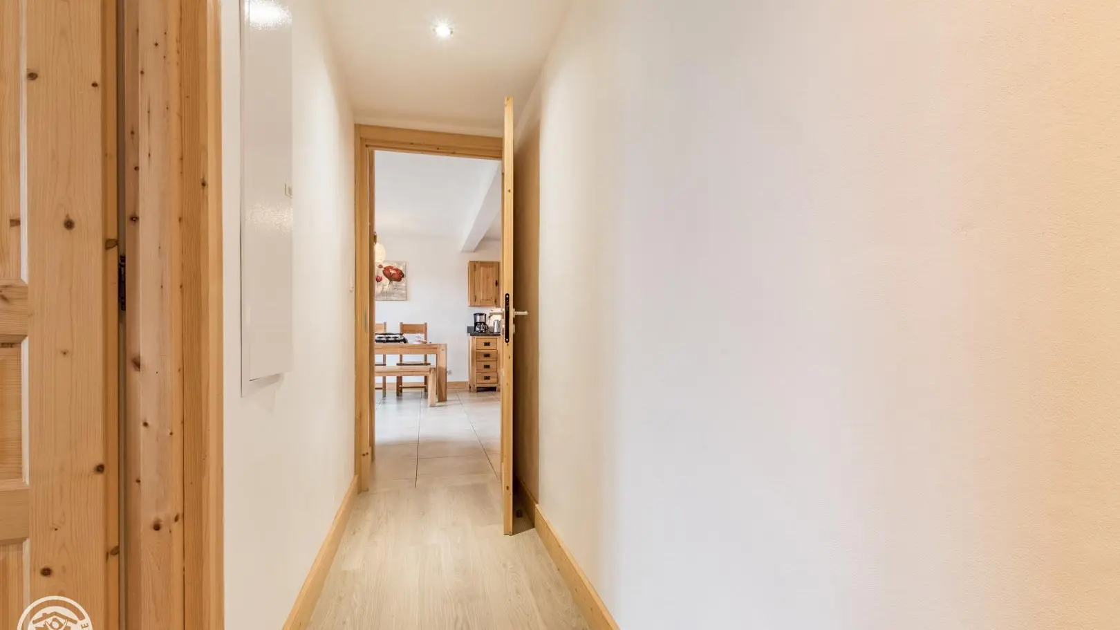 couloir accès chambres