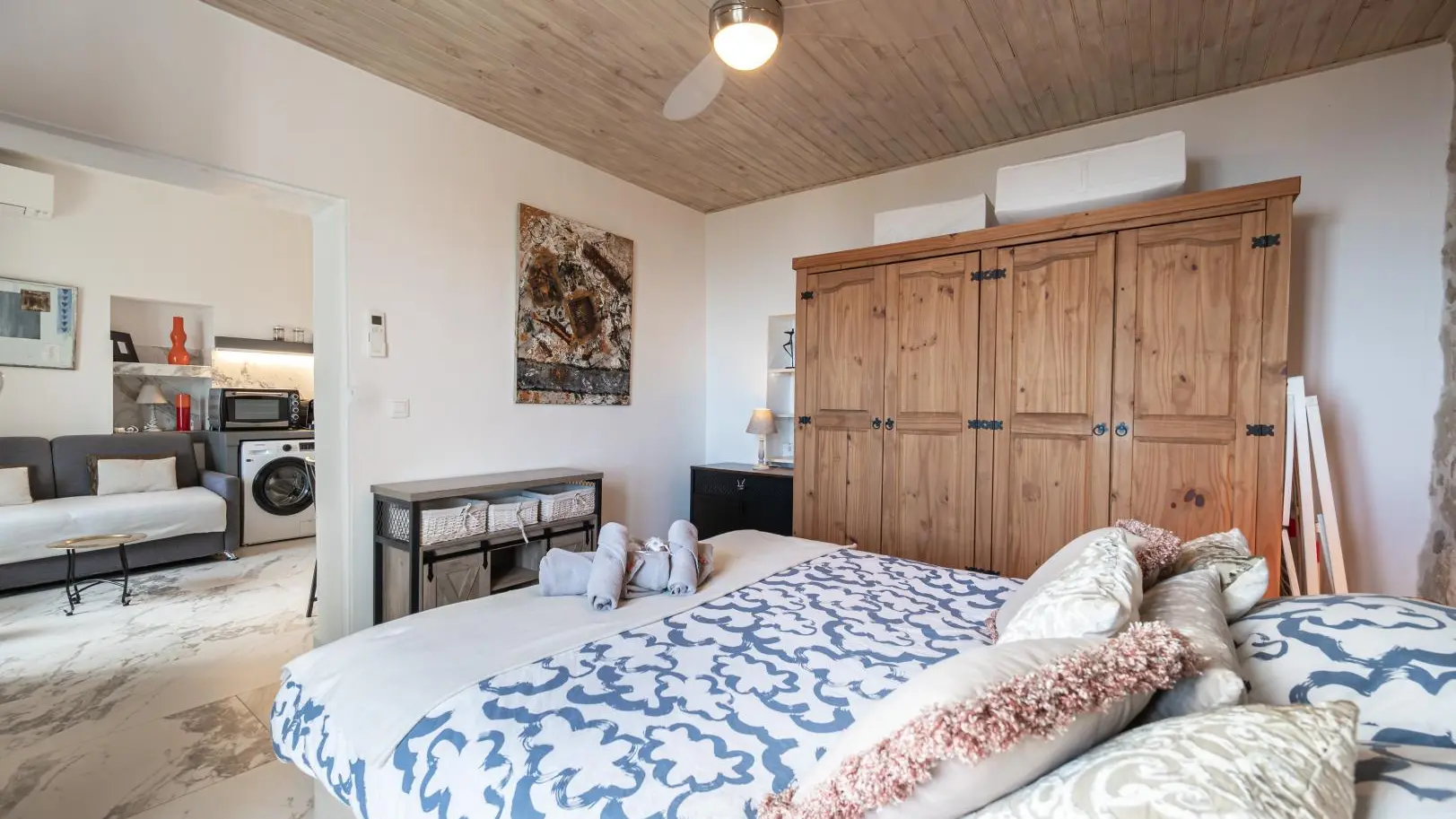 L'Amandier-Chambre-Mas d'Angeline-Beausoleil-Alpes-Maritimes