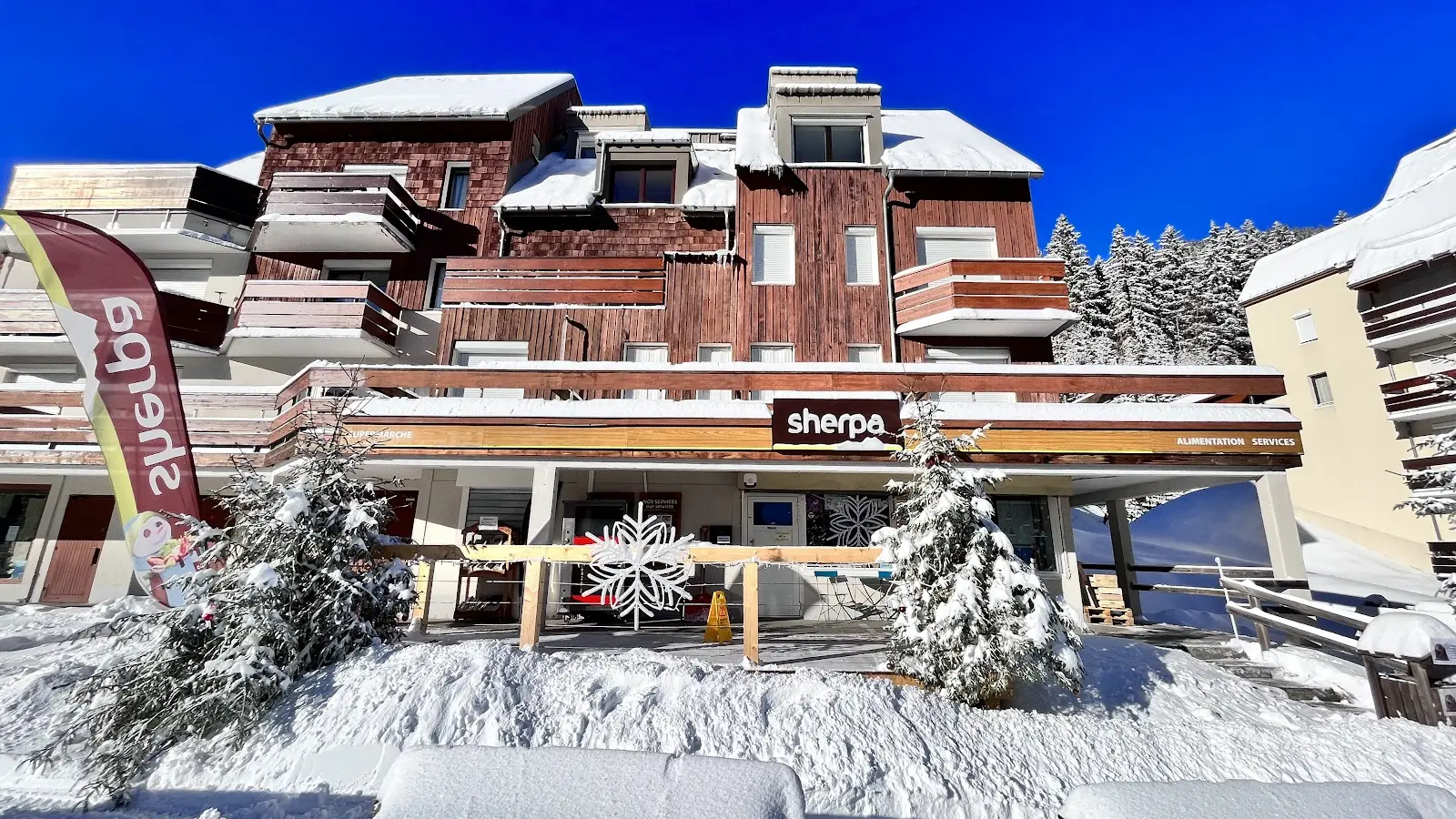 Devanture du magasin en hiver