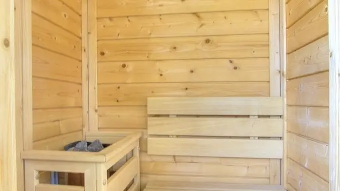Sauna inclus dans la location. Une personne à la fois.