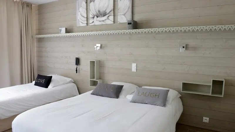 HOTEL-RESTAURANT LE MONT BARRAL