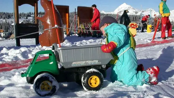 jeux-dans-la-neige-esf-les-saisies