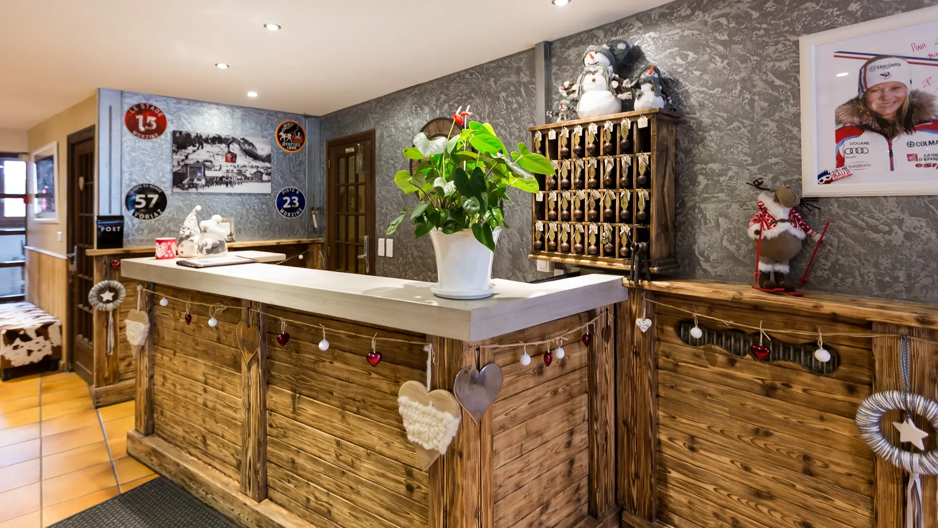 Welcome desk