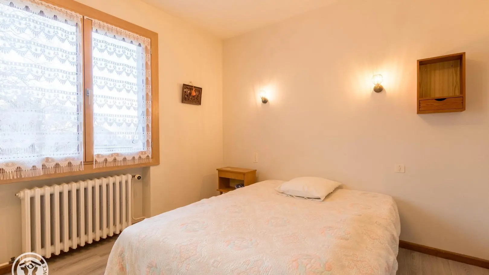 Chambre 1 : lit 140x190cm