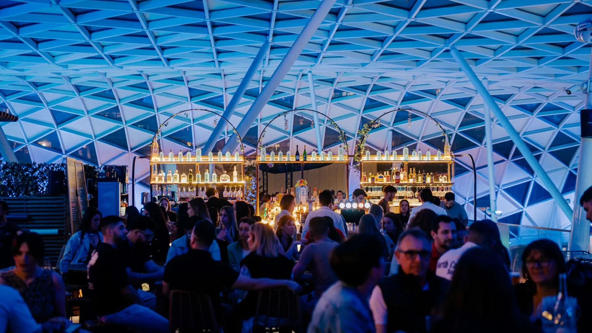soirée au massilia beach rooftop