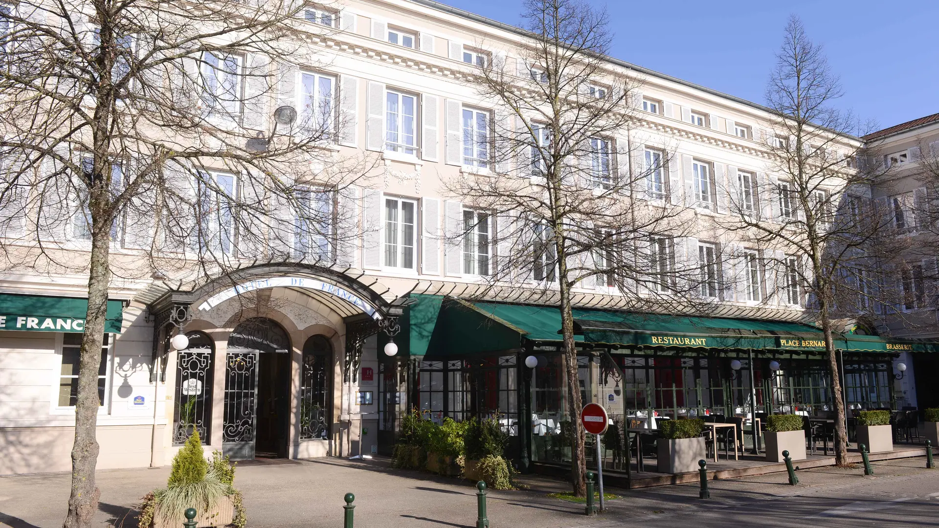 Brasserie Place Bernard - Façade