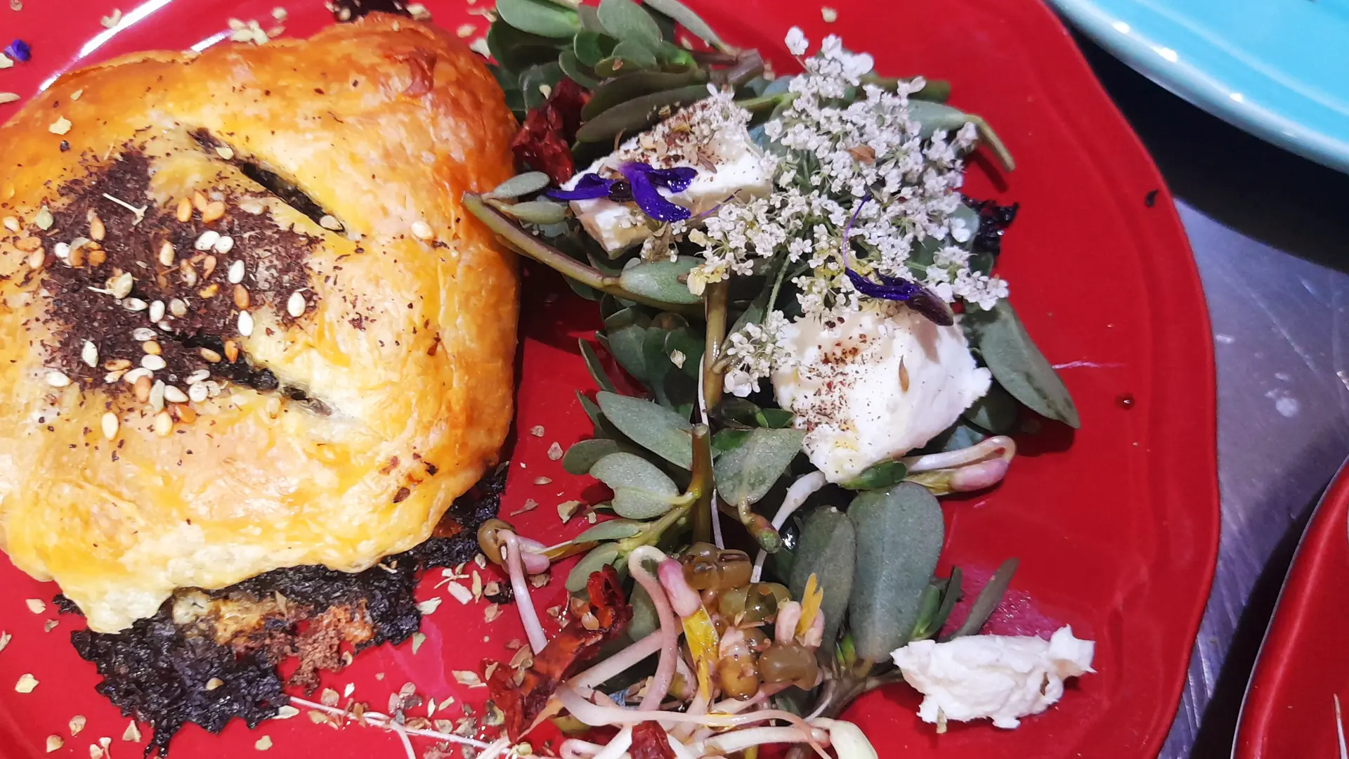 Chaussons Sangari & fromage de chèvre du pays