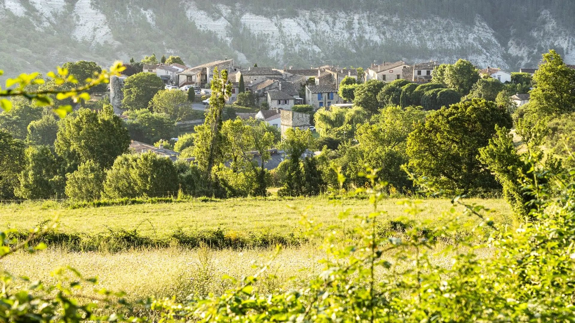 Village de Limans au petit matin