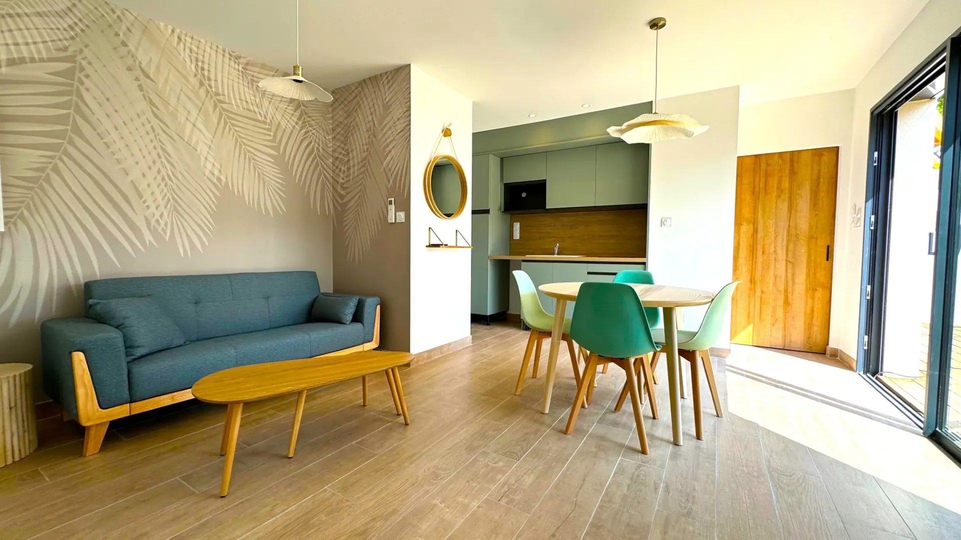 Daya Lodge - Lodge nature_L'Isle-sur-la-Sorgue coin salon canapé bleu