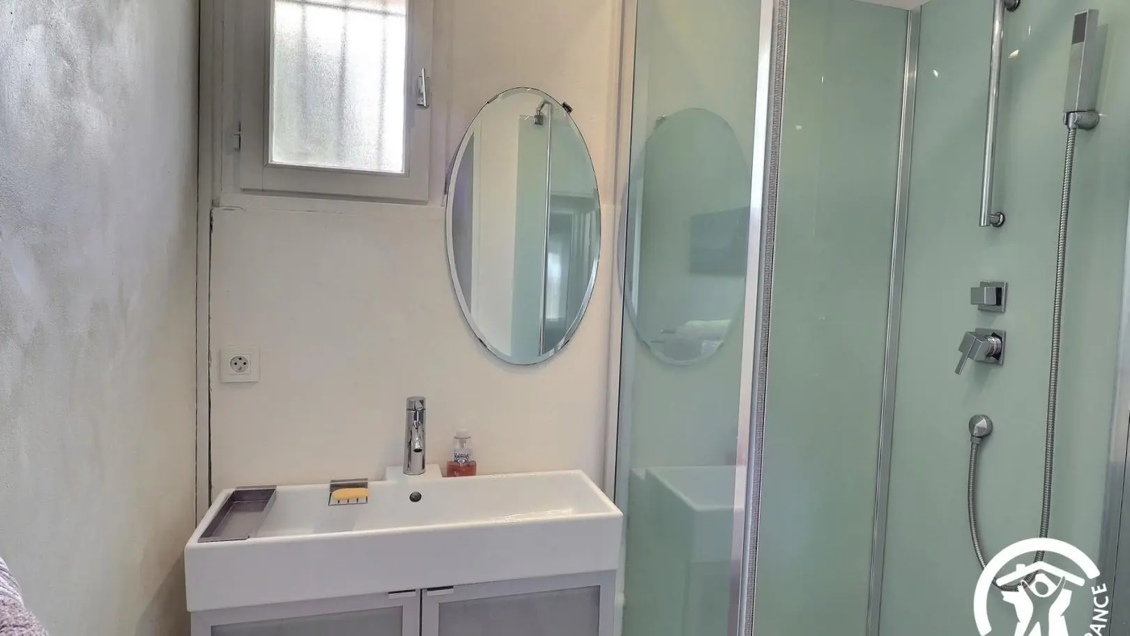 Salle d'eau2 (Chambres Rose & Sable)