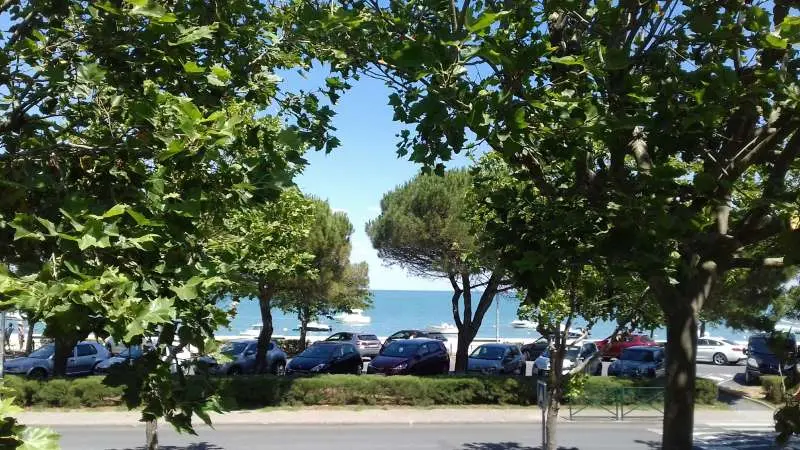 Cottages with sea view