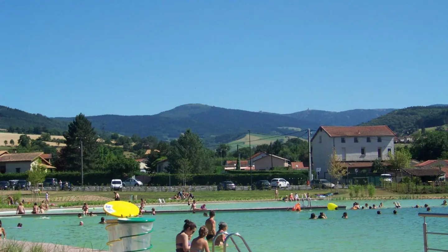 Plan d'eau de baignade naturelle à proximité