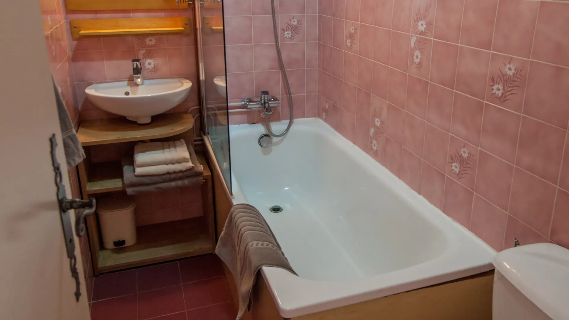 Baignoire et toilettes