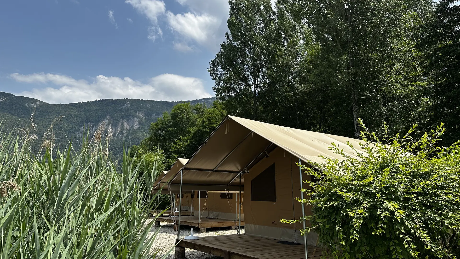 Camping Les Peupliers - 8 tentes