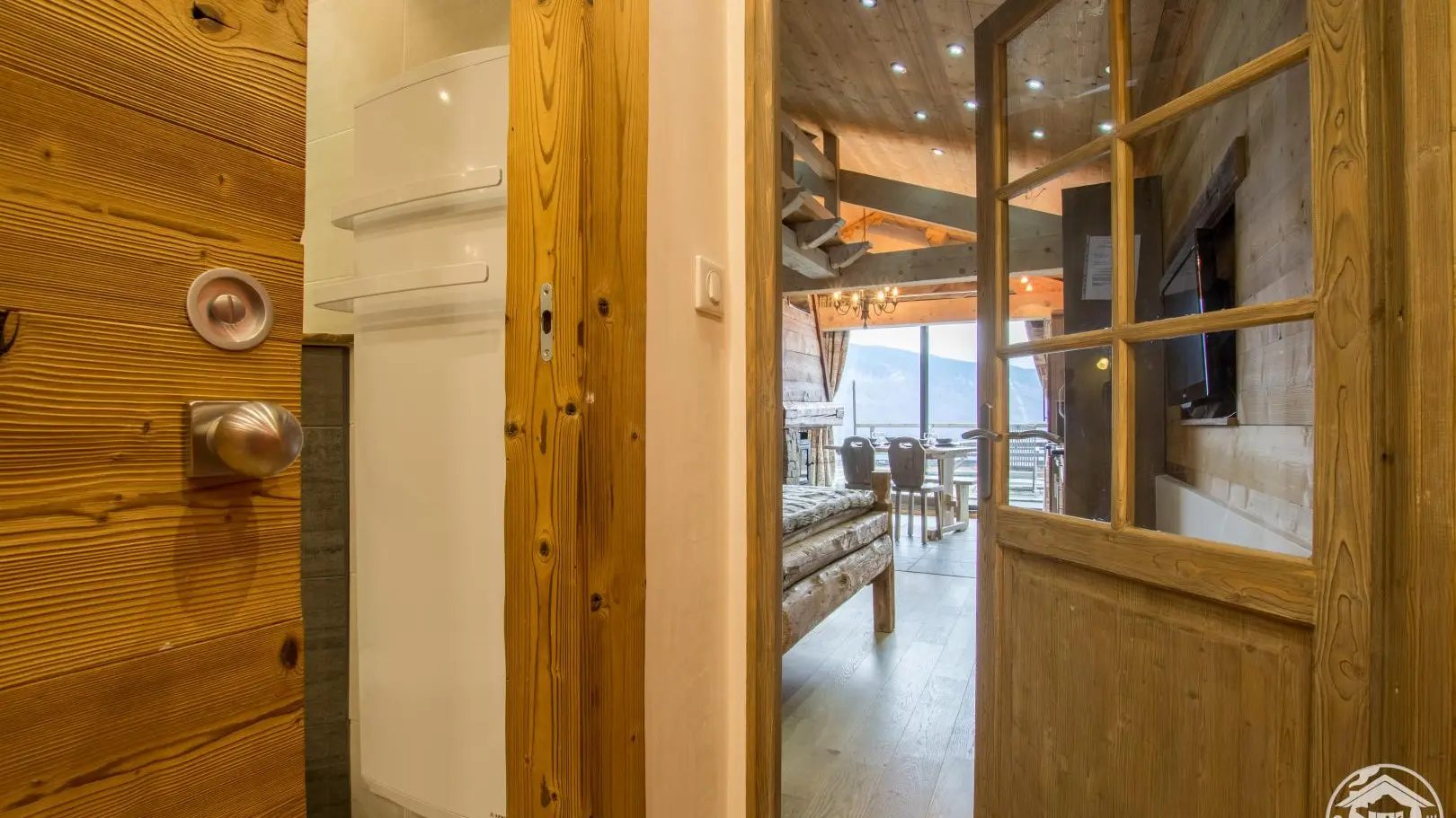 Chambre Cochette pour 4 personnes (+ lit d'appoint en mezzanine)/ 2 espaces couchage.