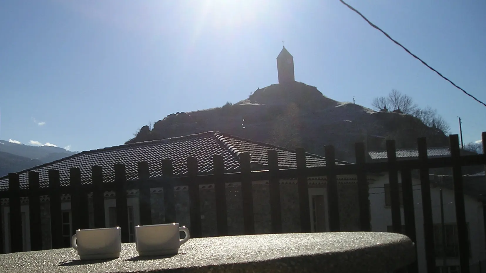 vue tour de montoulieu terrasse