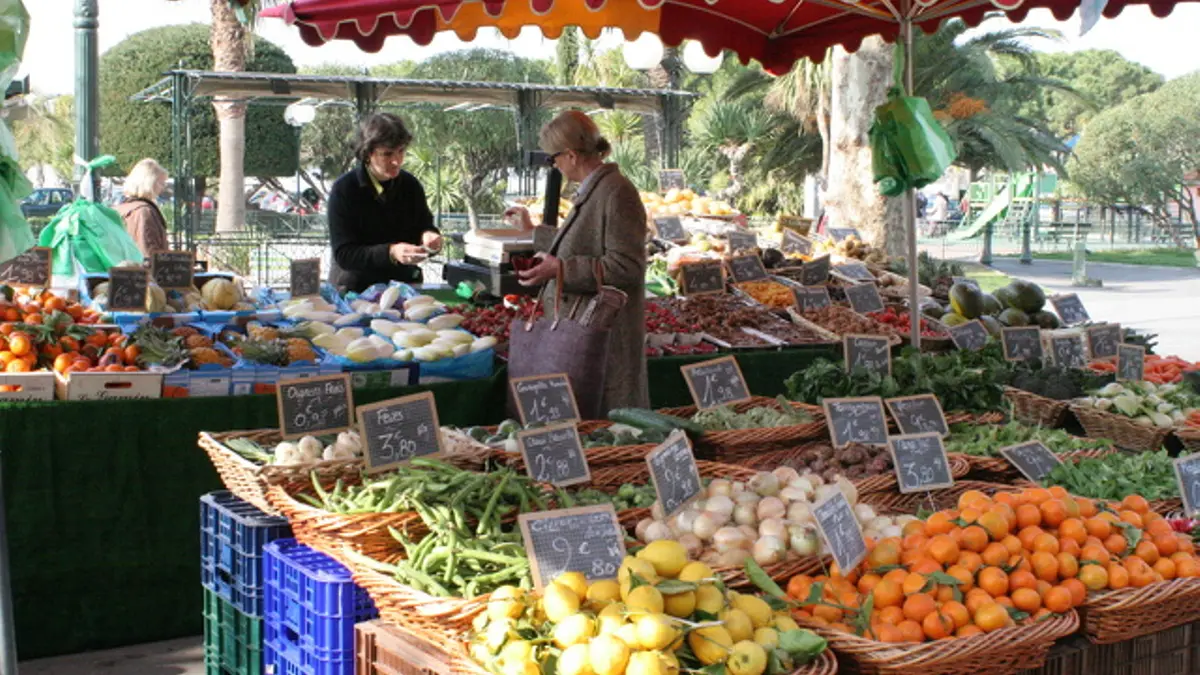 Marché quotidien Sanary Var