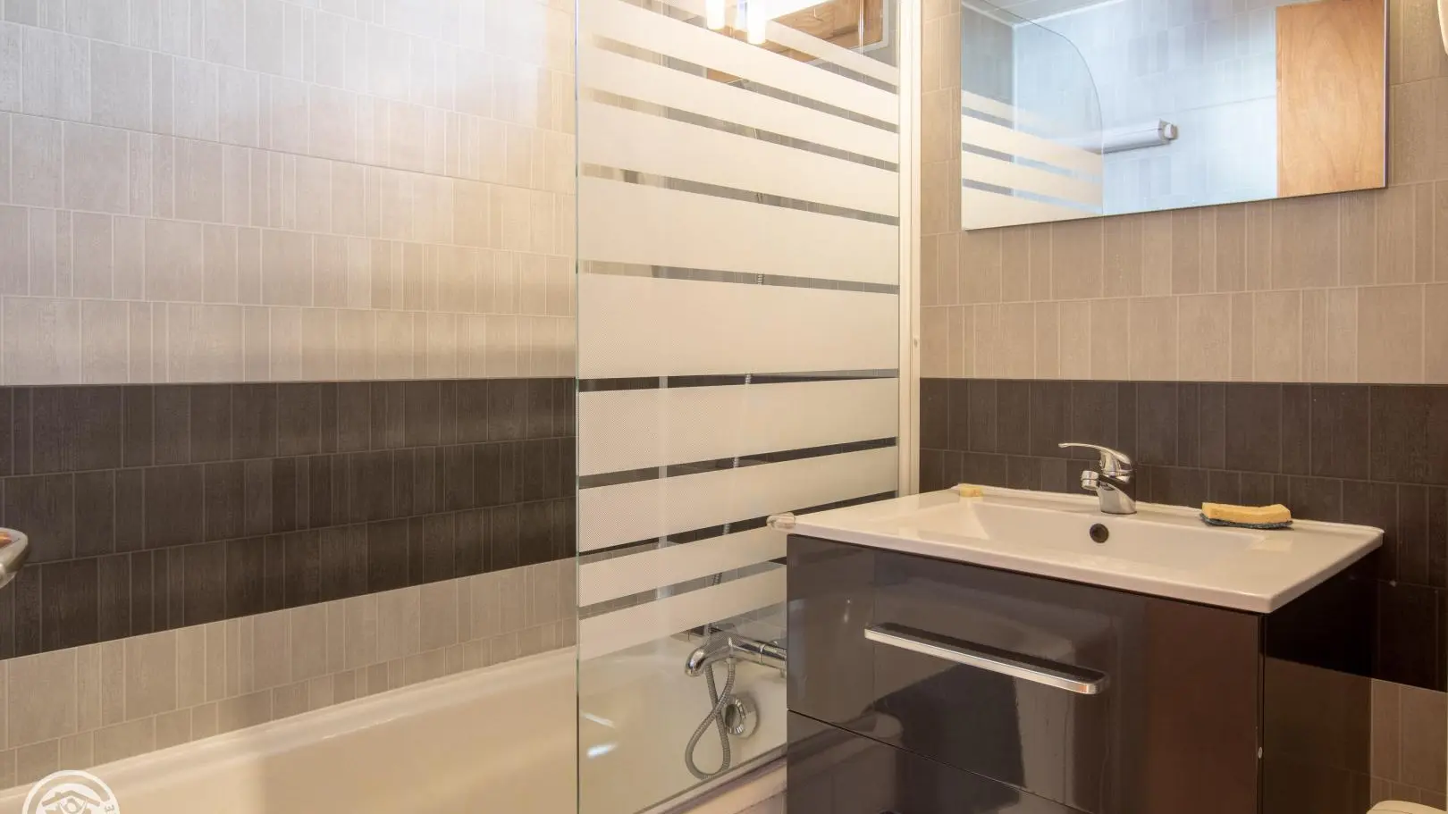 Au niveau de la cuisine, salle de bain.