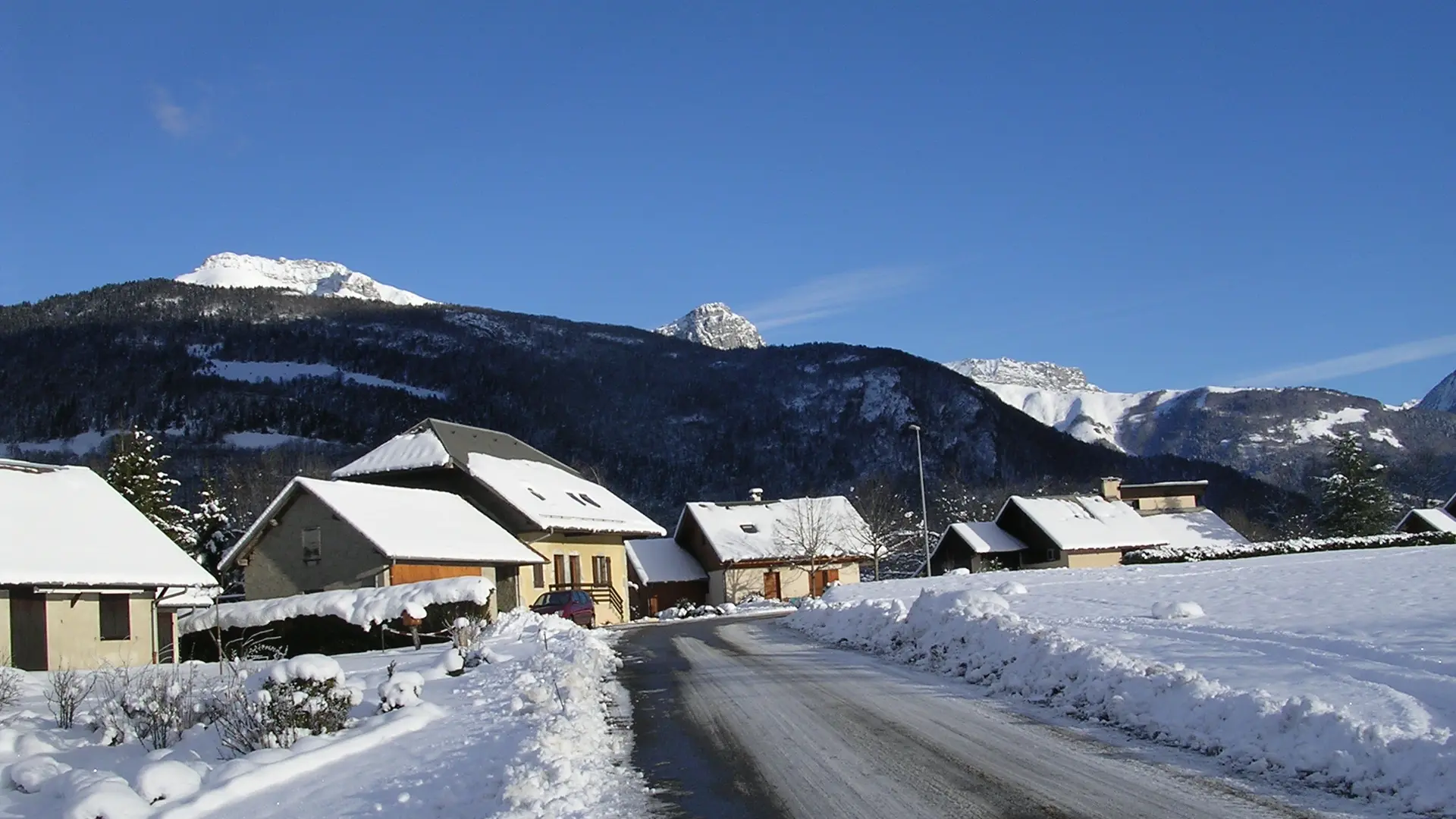 Autour de la maison en hiver