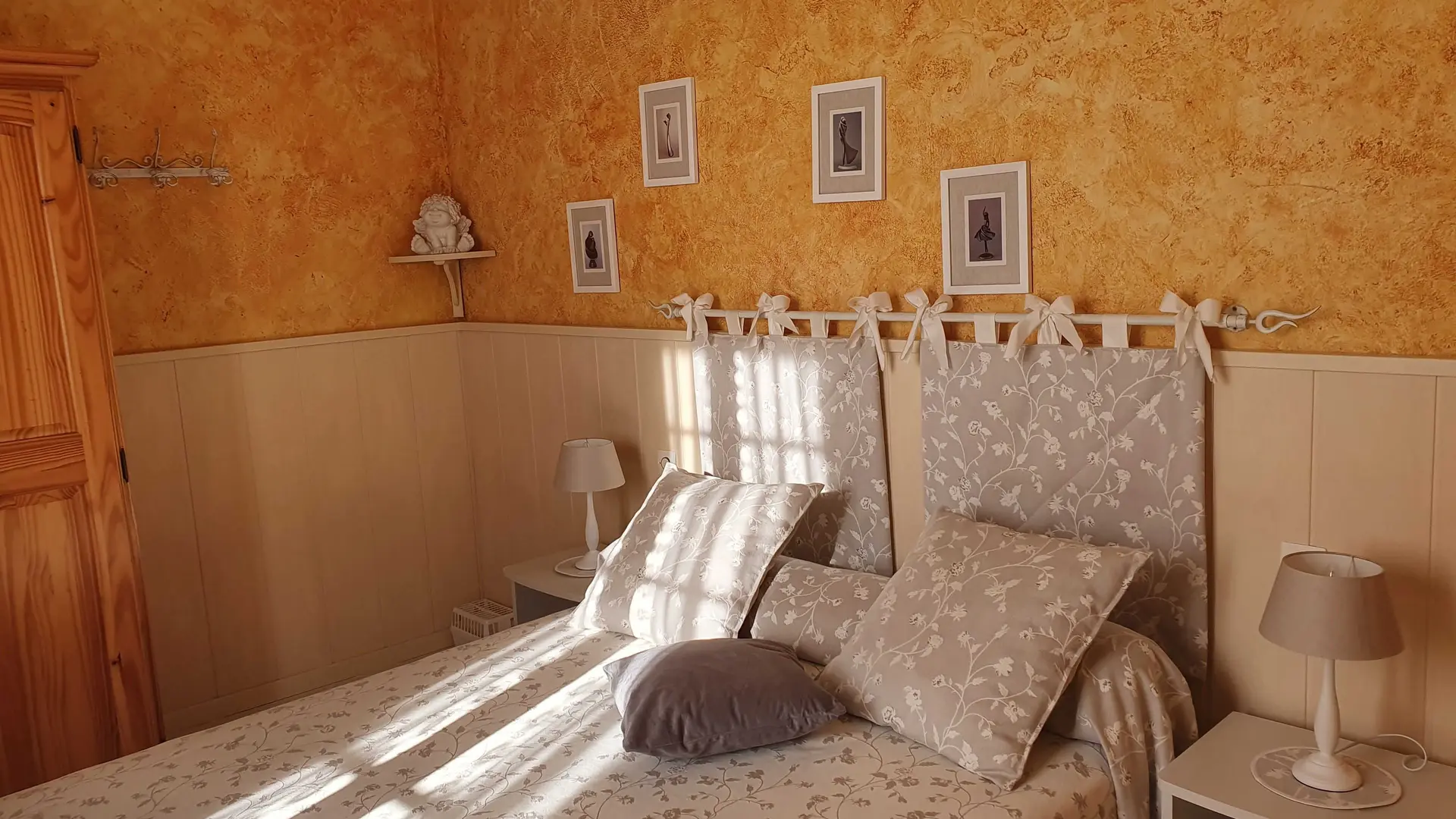 Gîte Le Jardin des Cinq Sens-Chambre Lit double-Tourrette-Levens-Gîtes de France des Alpes-Maritimes