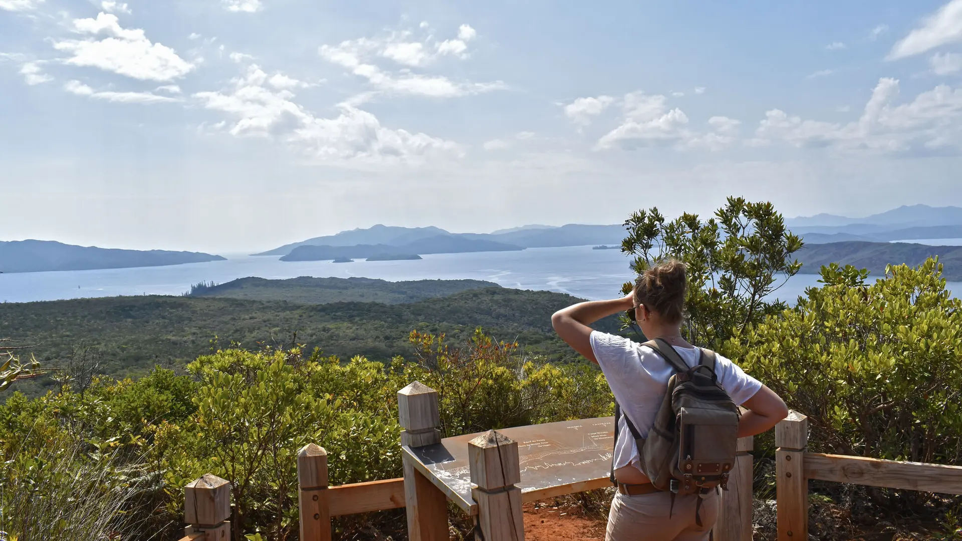 Point de vue à la table d'orientation du Cap N'dua