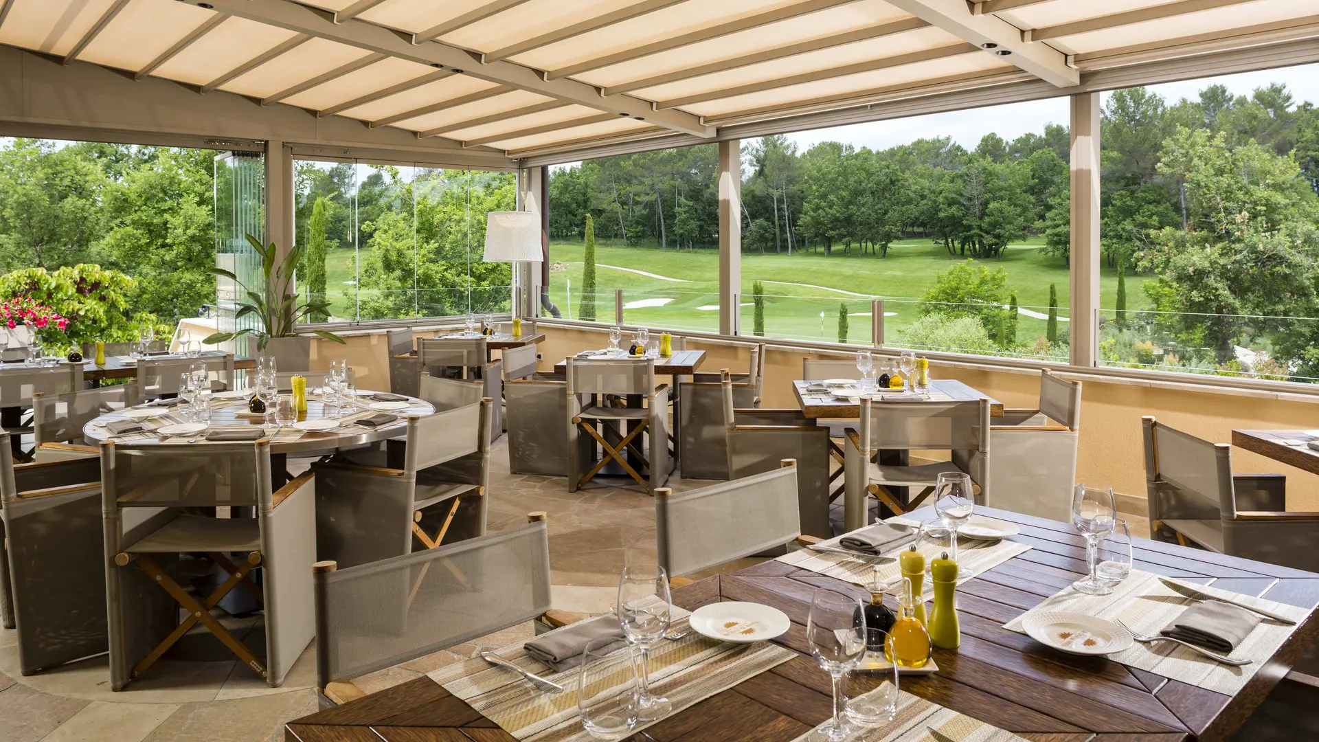 Veranda Les Caroubiers