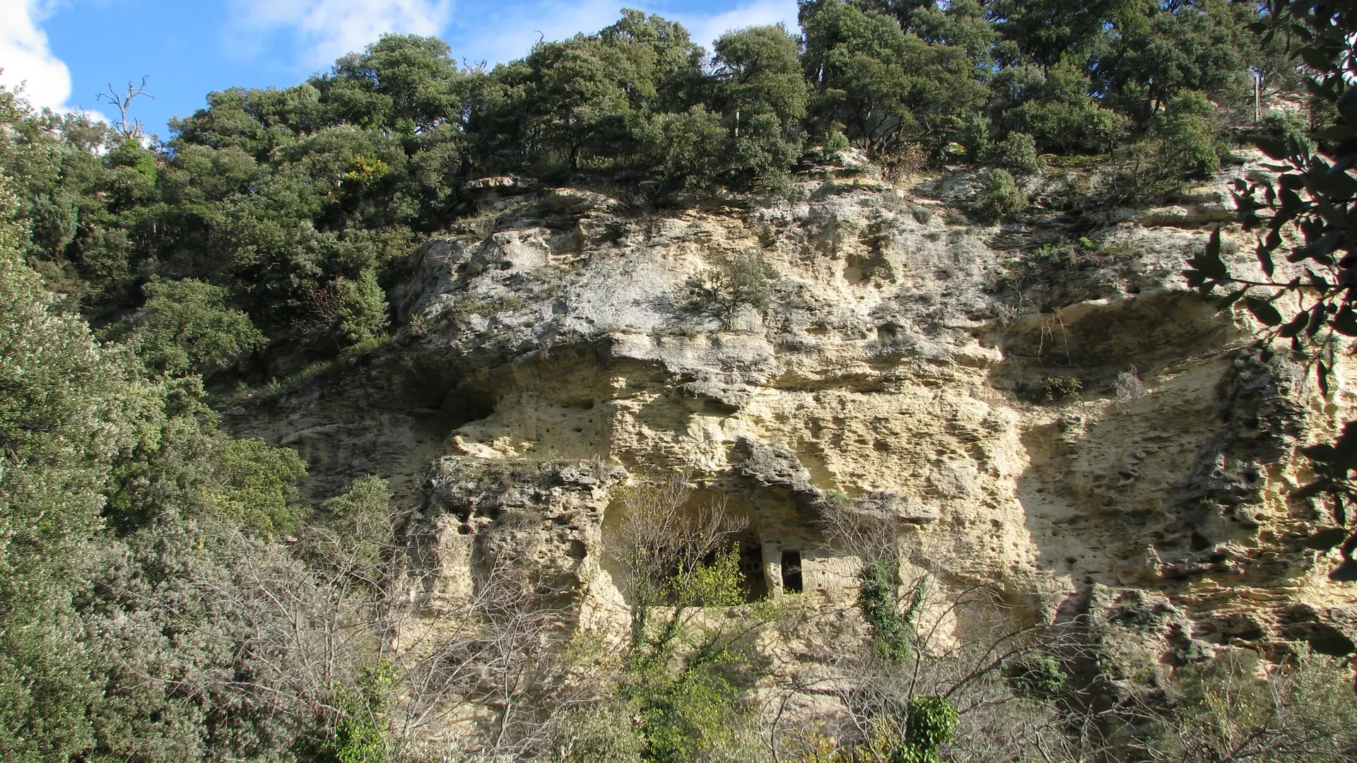 Village troglodytique de Barry