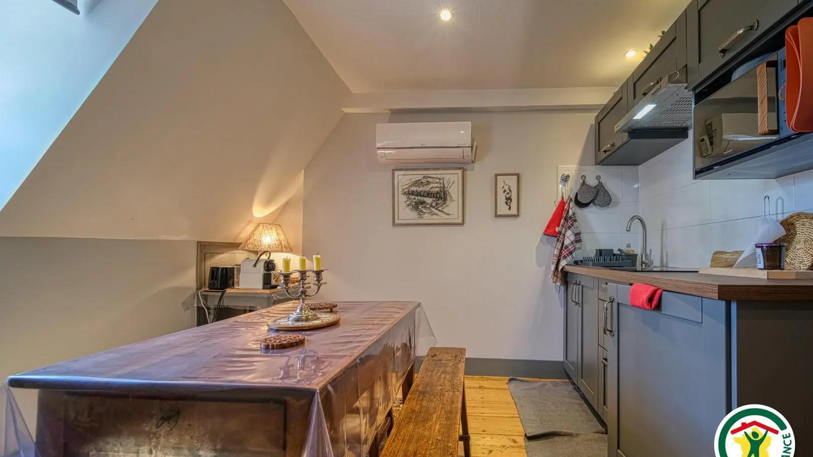 La cuisine équipée et climatisée