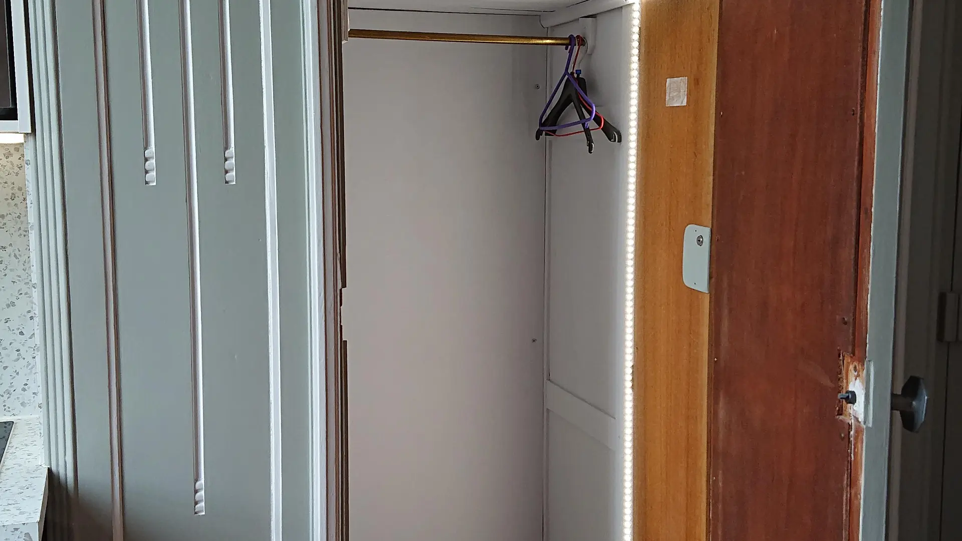 pièce principale / armoire