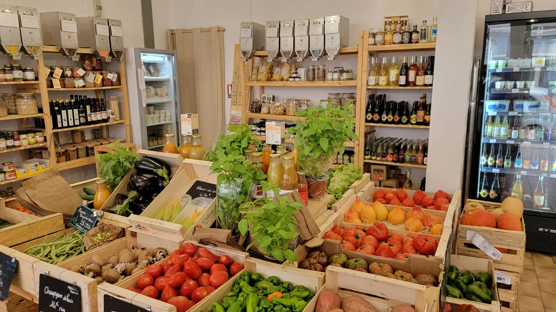 présentoirs et produits