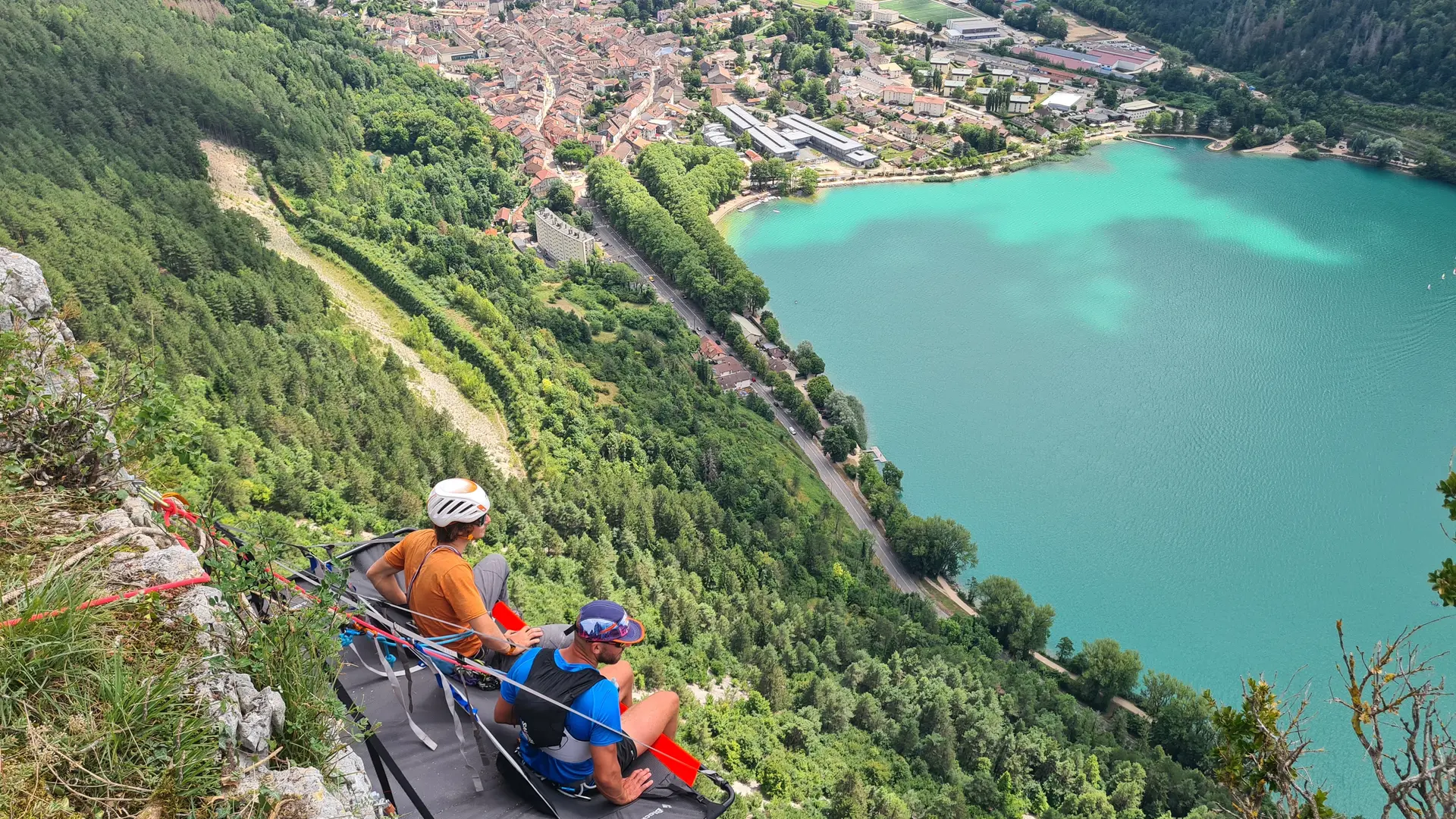 Apéro suspendu au coucher du soleil_Nantua