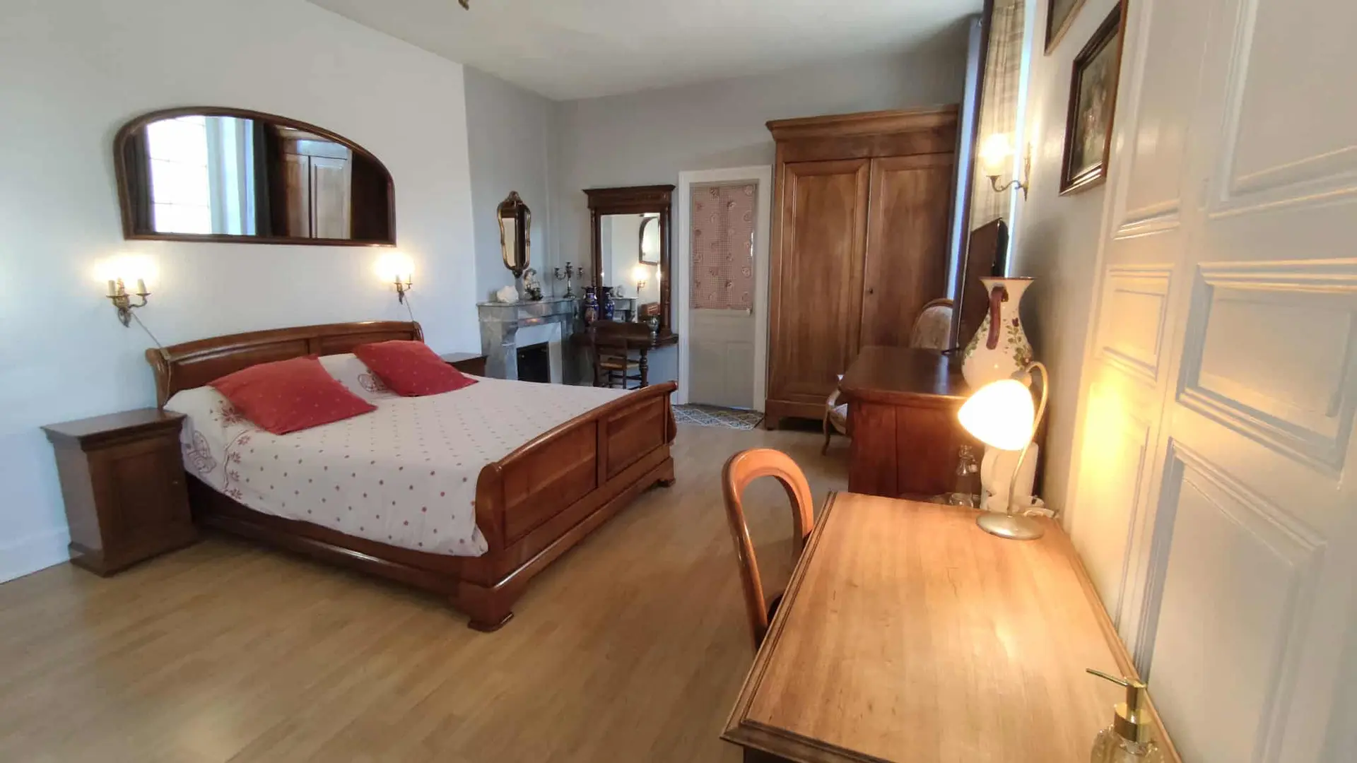 Bureau, lit de 160 x 200, 31 m²