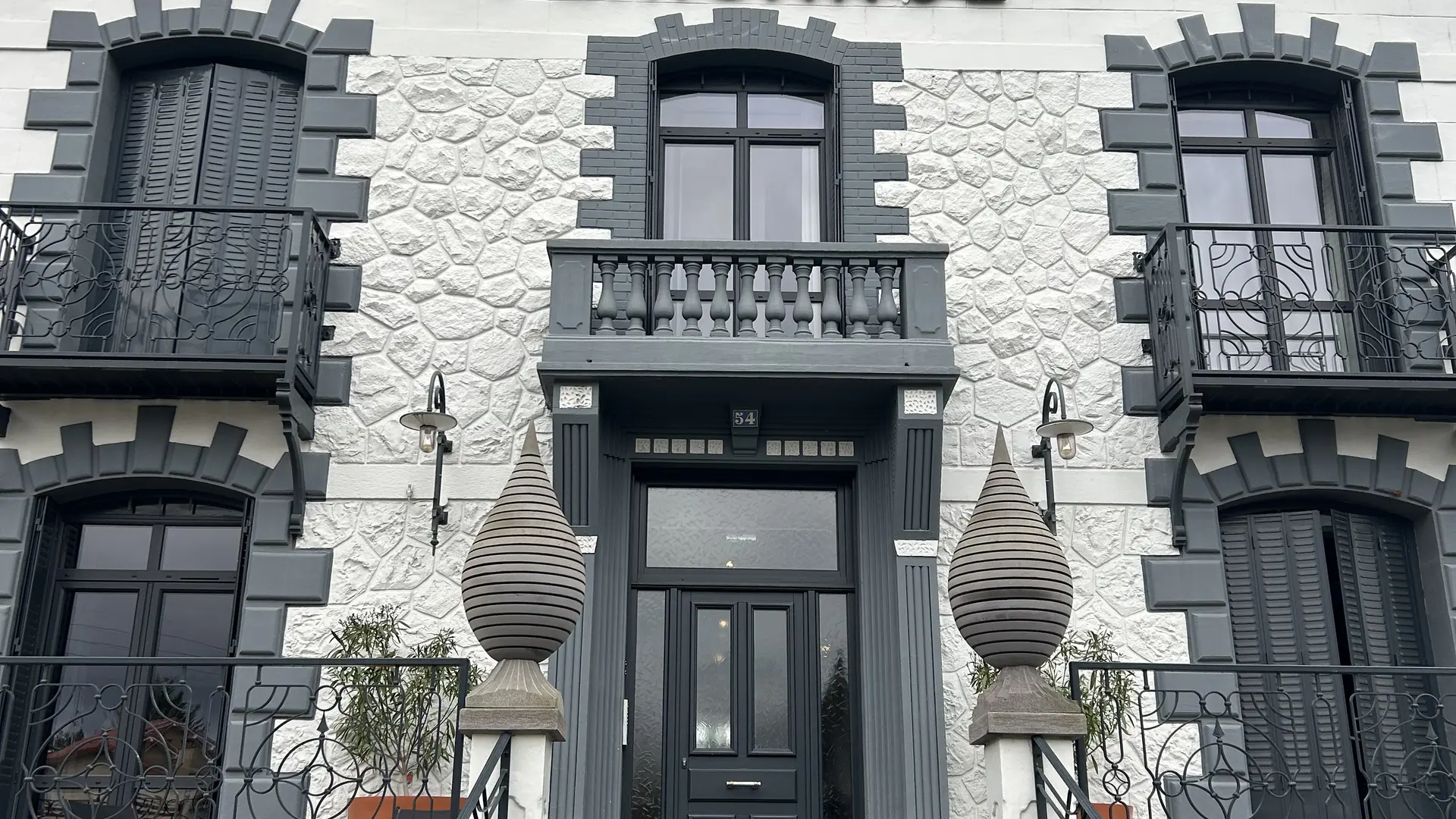 façade escalier entrée