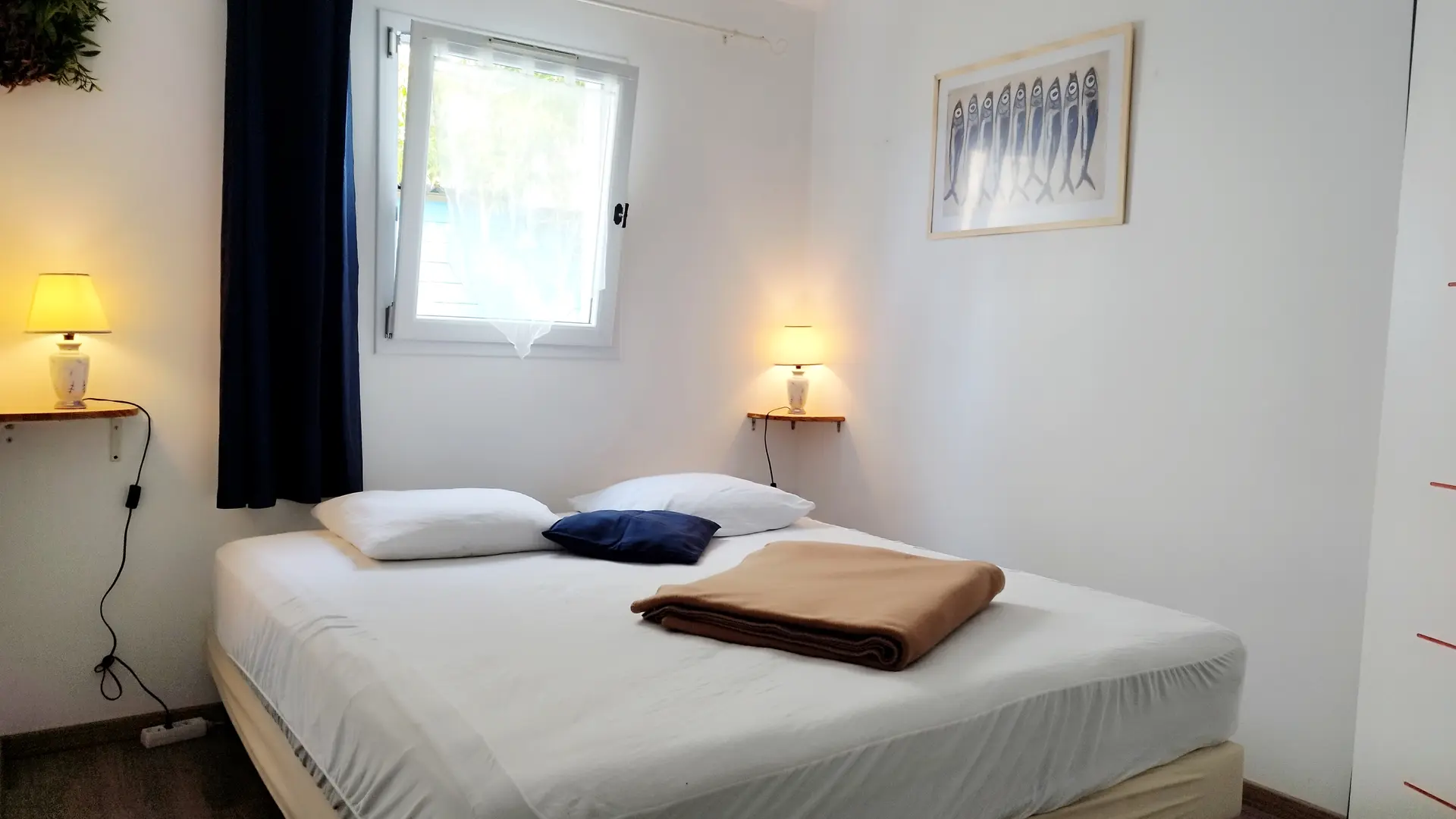 Chambre avec lit double.