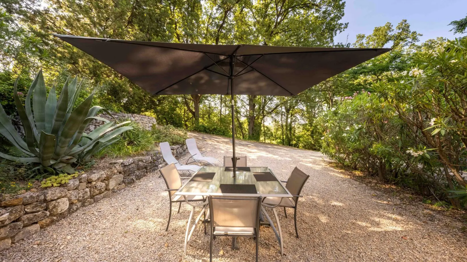 Gîte Côté Sud-Terrasse avec mobilier de jardin--Grasse-Gîtes de France Alpes-Maritimes