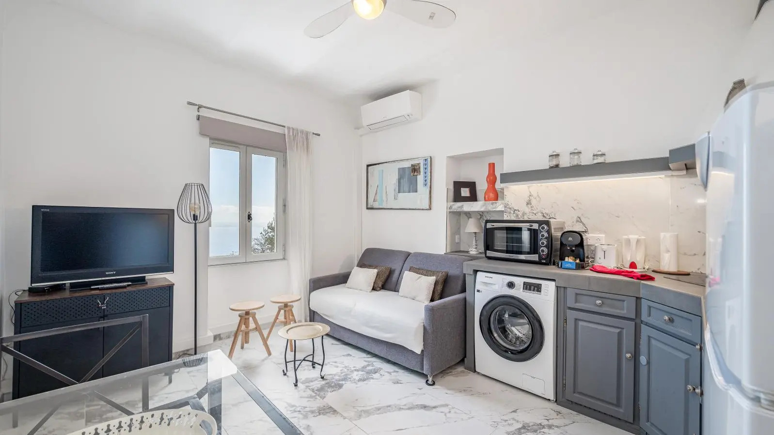 L'Amandier-Séjour/Cuisine-Mas d'Angeline-Beausoleil-Alpes-Maritimes