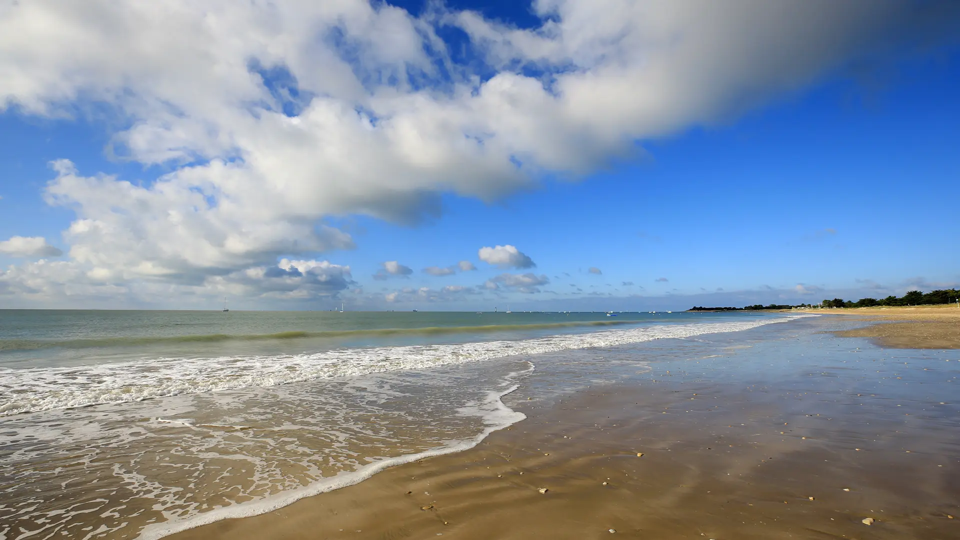 Beach-Sea-Campsite-Le Platin La Redoute-Rivedoux Beach