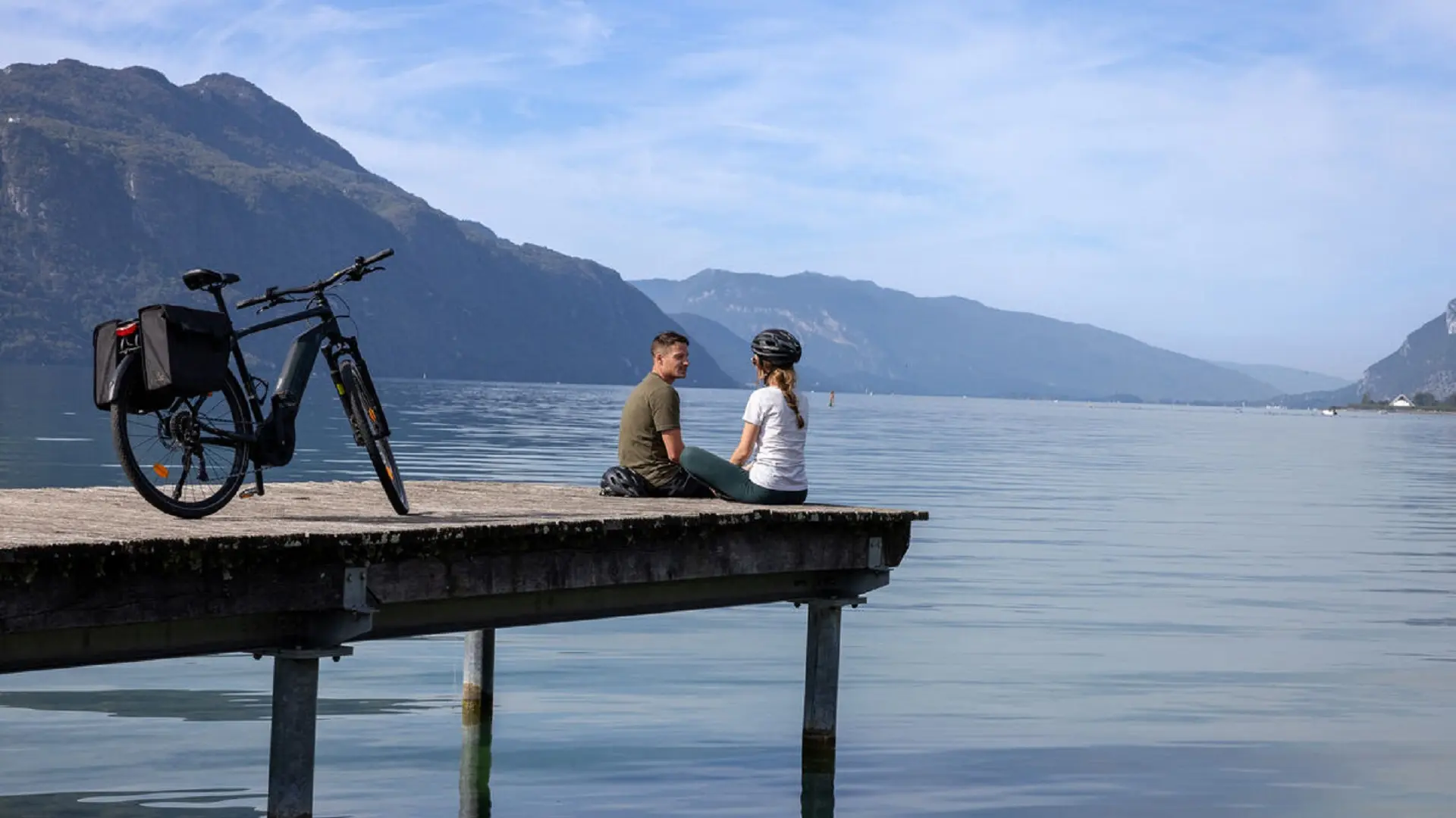 Ponton sur le lac du Bourget